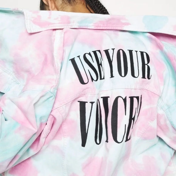 Levis Premium Unisex Pride Oversized Trucker Use - Picture 2 of 9